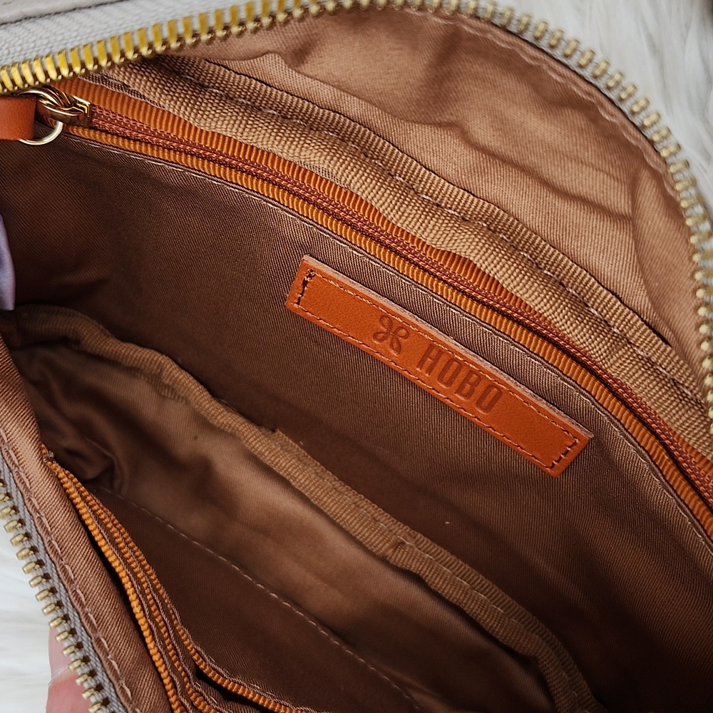 HOBO FERN LEATHER BELT BAG - Picture 13 of 16